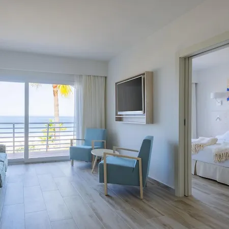 Iberostar Waves Royal Andalus Отель